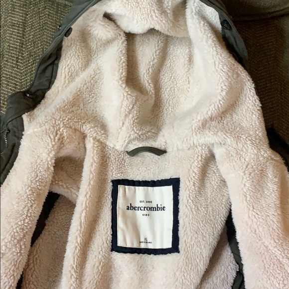 Abercrombie kids army green jacket - Picture 2 of 3